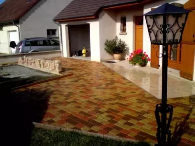 Pavé en béton reconstitué